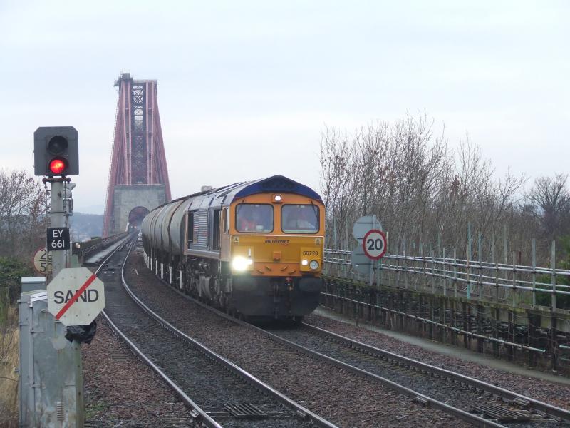 Photo of 6E59 approaches Dalmeny 29 January 2009