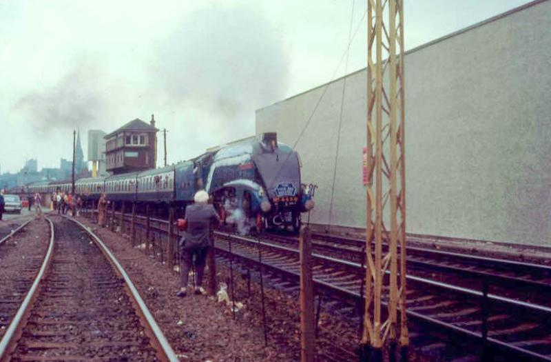 Photo of Sir Nigel passes