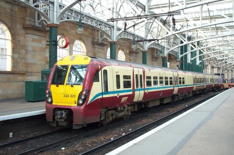 Photo of 334031 at Glasgow Central (29-Dec-03)