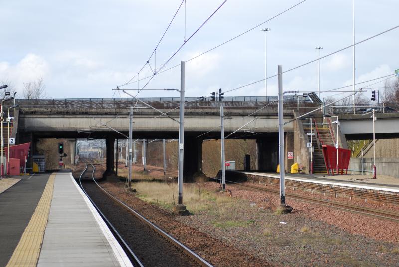 Photo of Centre Masts still in Station Area