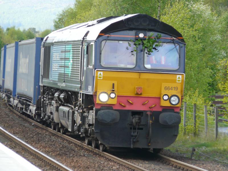 Photo of 66419 arrives Blair Atholl