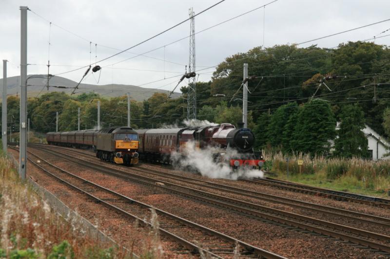 Photo of 47760 passes 5690 at Abington 