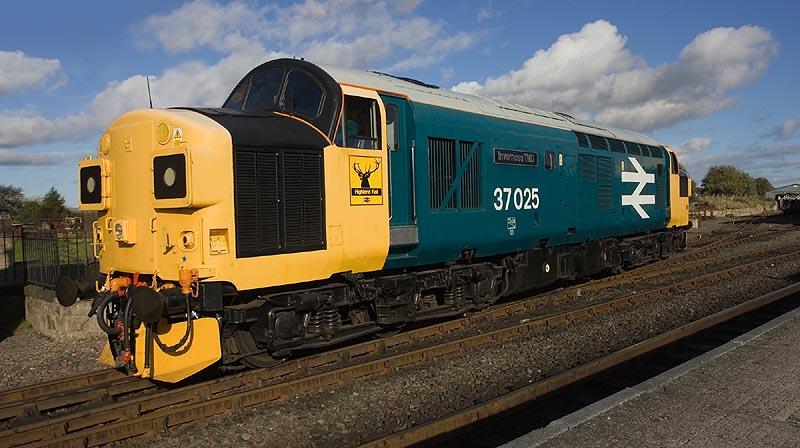 Photo of 37025 at Bo'ness