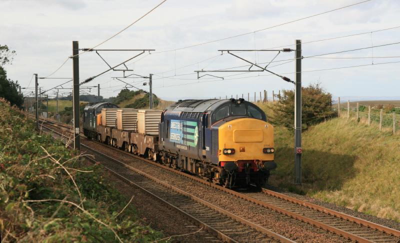 Photo of 6M50 passing Torness