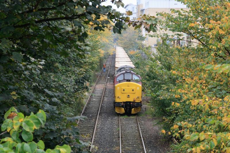 Photo of 37401 reversing into Powderhall