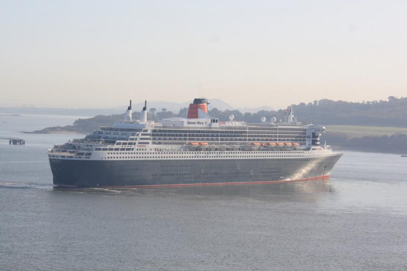 Photo of QM2 from Hst