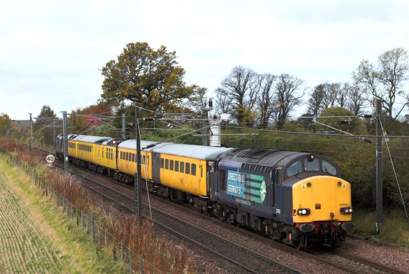 Photo of 1Q18 led by 37602 approaches Drem station