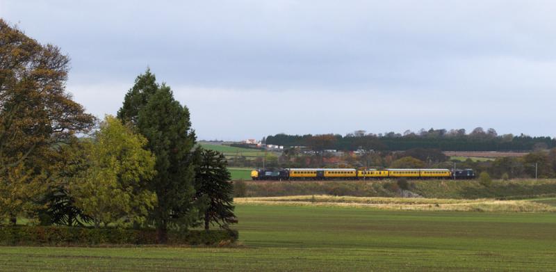 Photo of 37602 approaching Markle crossing with 1Q18