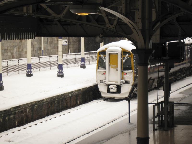 Photo of WNTER SNOWS INSIDE ABERDEEN STN 22.12.09