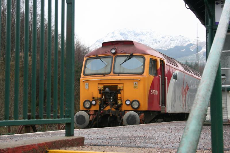 Photo of 0Z57 at crianlarich in the mountains