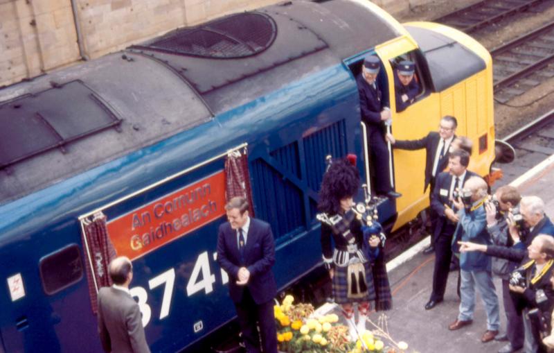 Photo of Edinburgh naming