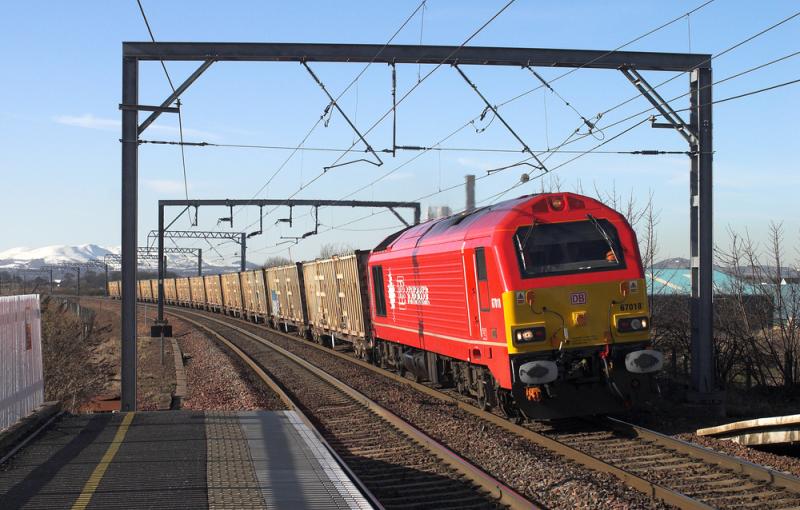 Photo of 67018 on the Bins