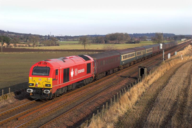 Photo of 67018 brings up the rear at Park Farm