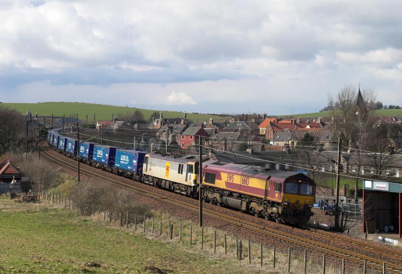 Photo of Diverted 4M48 passing East Linton