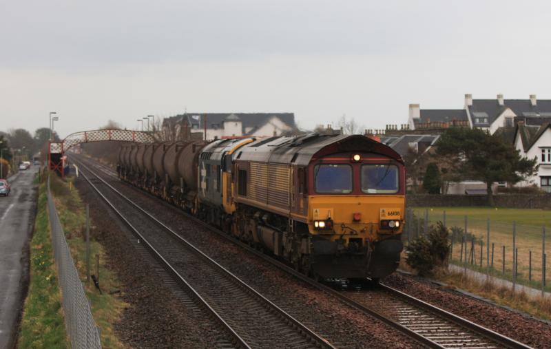 Photo of 66108 & 37425