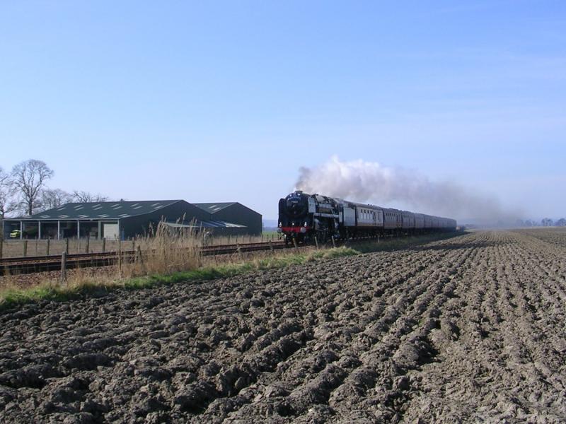 Photo of Oliver Cromwell at Templehall Crossing (between Inchture & Longforgan on Perth - Dundee)