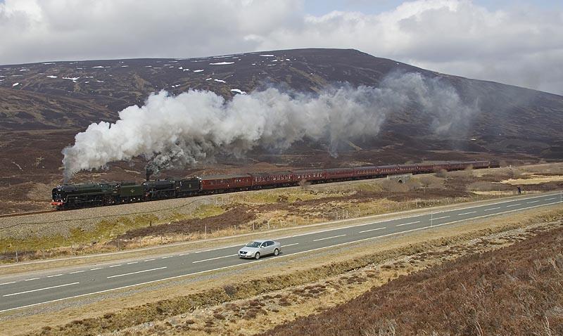 Photo of 70013 & 61994 on Drumochter