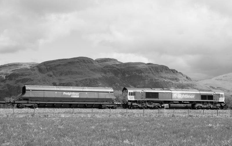 Photo of 6G05 passes the outskirts of Stirling on Monday 3rd May.