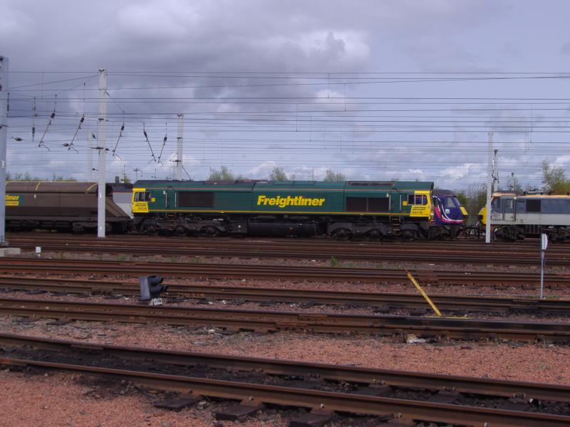 Photo of 66518 at Mossend Yard