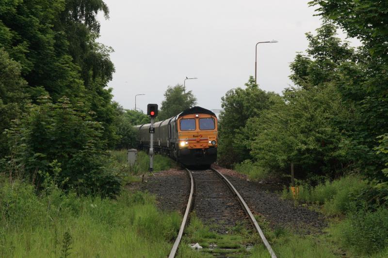 Photo of 66724 waiting at Seafield