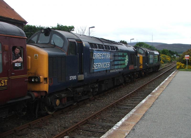 Photo of 37608/610 IZ39 Inverness-Thurso at Brora 20th June 2010