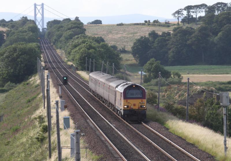 Photo of 67007 heads from Dalmeny towards Turnhouse