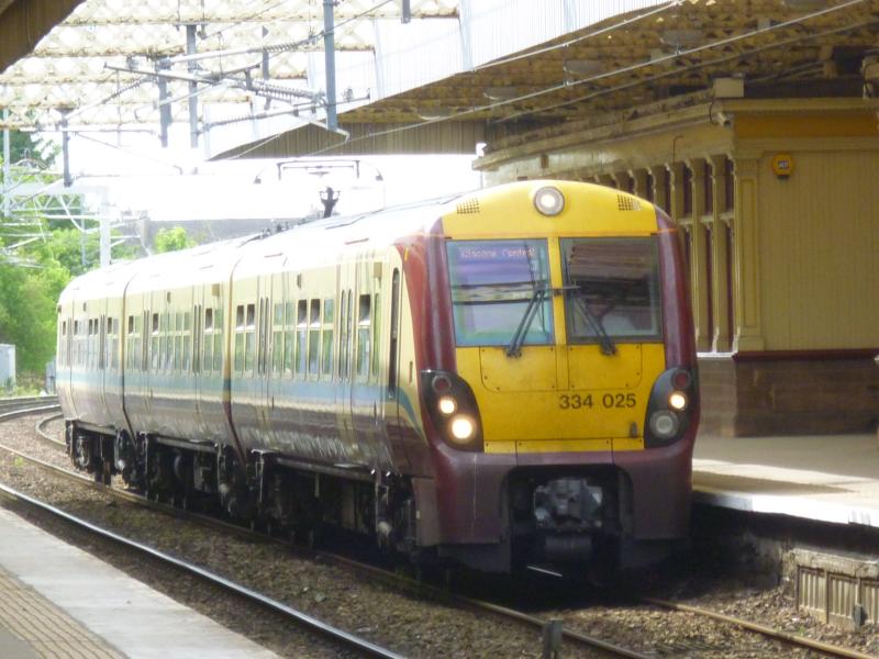 Photo of 334025 arriving into Paisley Gilmour Street