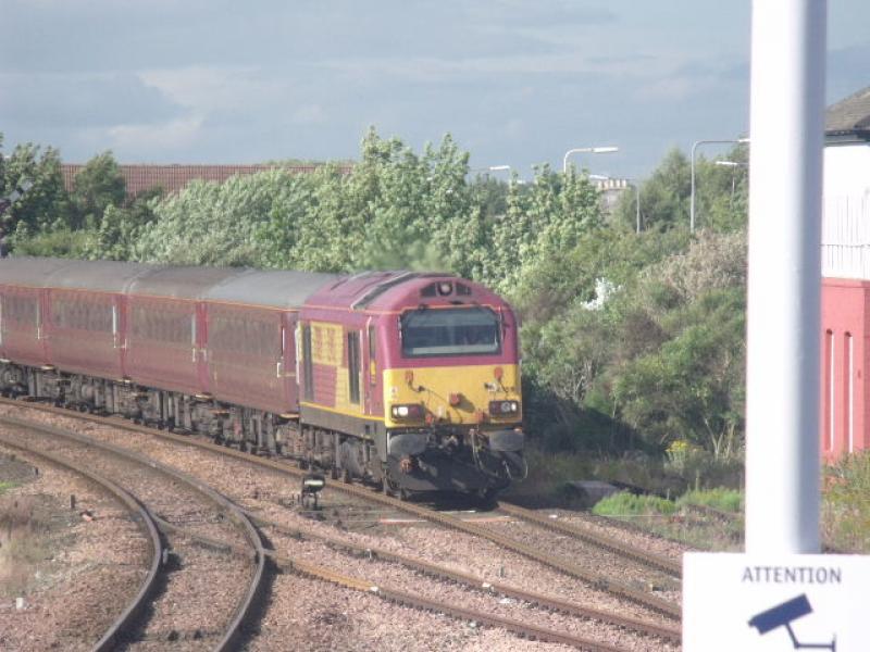 Photo of 67019 approaching Leuchars Station.