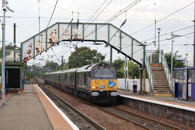 Photo of 67005 leading Royal Train