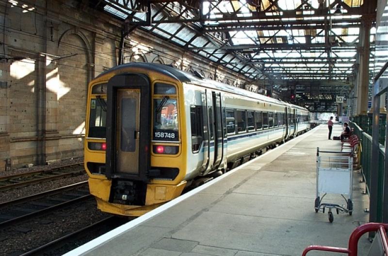 Photo of 'Cross Country' 158748 at Edinburgh, June 2001