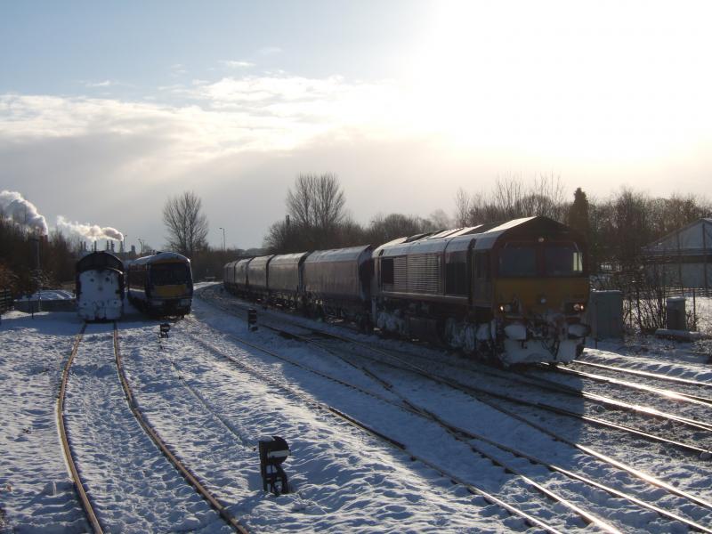 Photo of 66201 on 6G04 heads for Longannet.