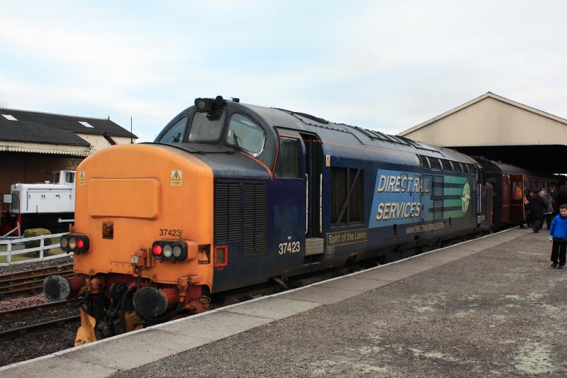 Photo of 37423 at Bo'Ness 