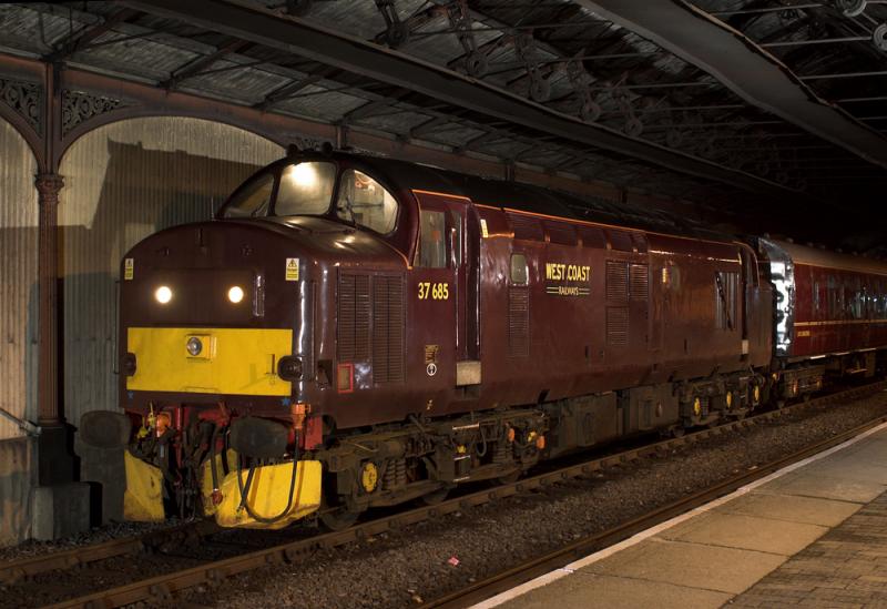 Photo of 37685 under the trainshed.