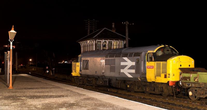 Photo of 37906 by Bo'ness signal box