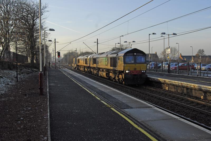 Photo of 66422 & 66411 WITH N/FLASKS UDDINGSTON