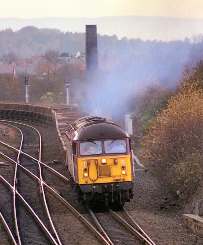 Photo of 56068 pull away from Plomont Jct. with a Millerhill-bound Engineers.