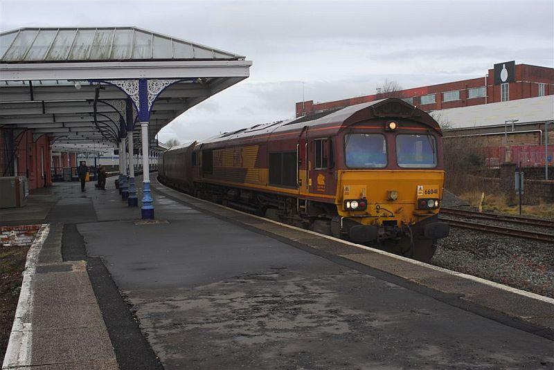 Photo of 66041 at Kilmarnock station at 25-1-11