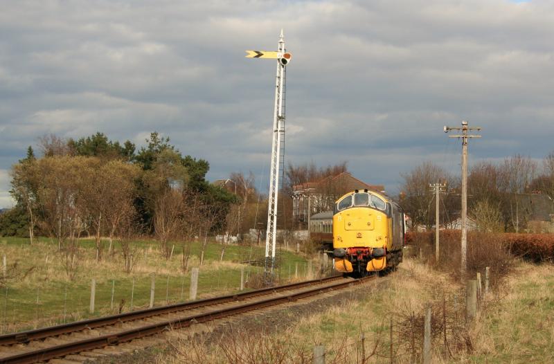 Photo of 37906 near Bo'ness