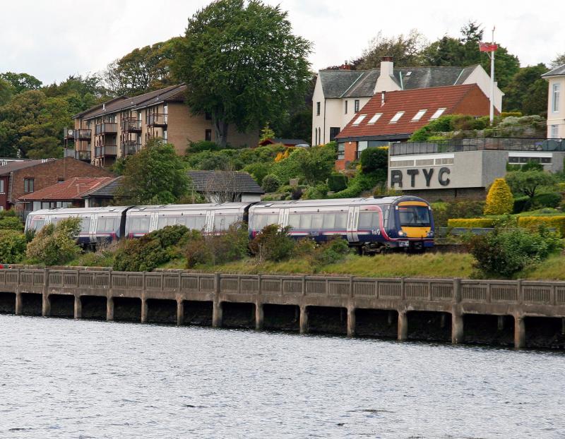 Photo of Class 170 passing the Royal Tay Yacht Club, Dundee by S.Braid