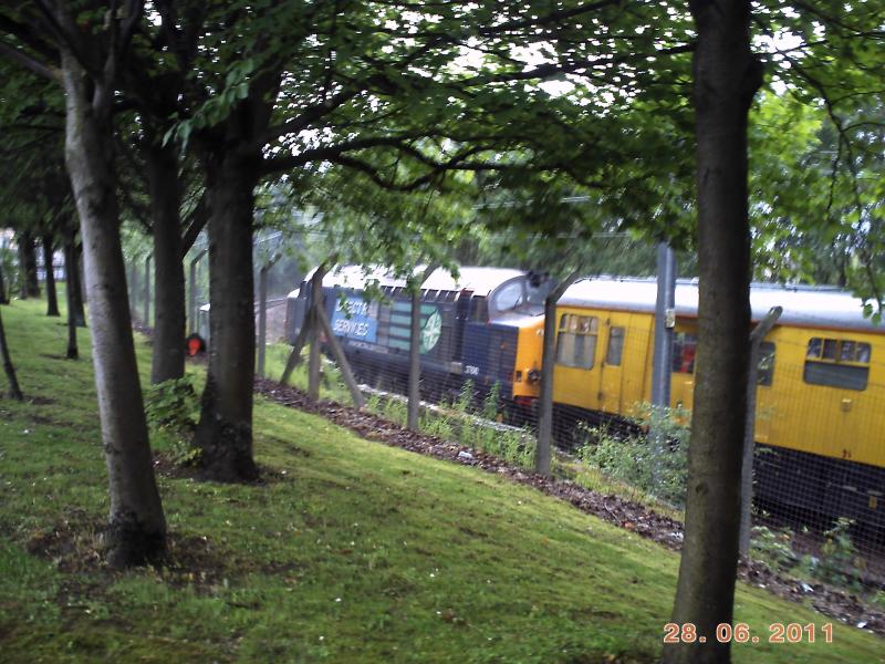 Photo of 37610 waits at Coatbridge Sunnyside (see previous picture)