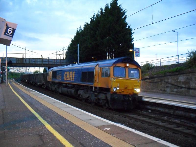 Photo of 66715 Valour at Motherwell 8/7/2011