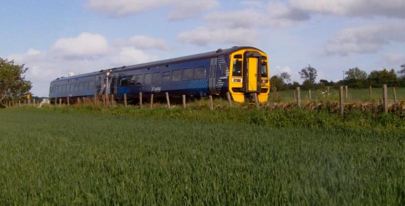 Photo of 158 approaching Linlithgow