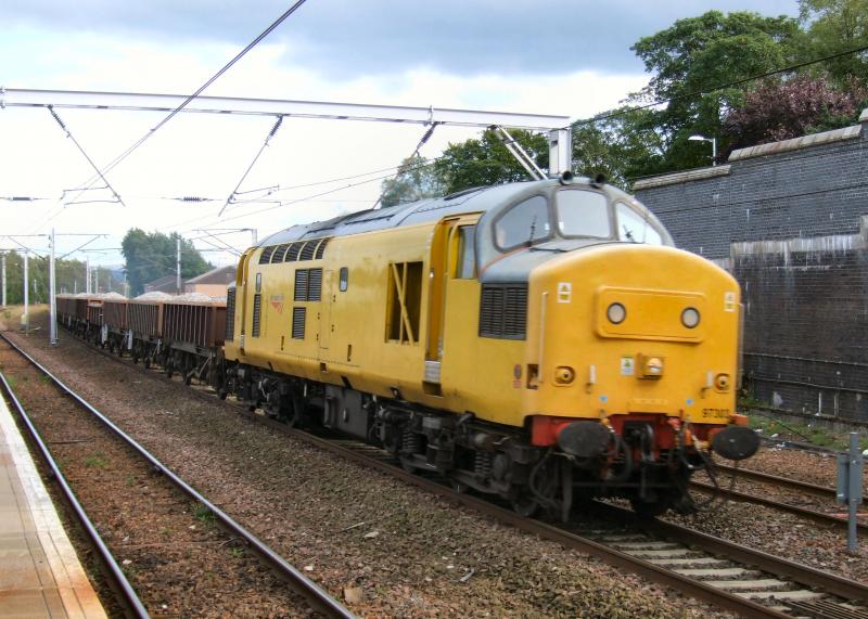 Photo of 97303 Passes Carstairs with 6L31 Carlisle - Mossend Engineers.