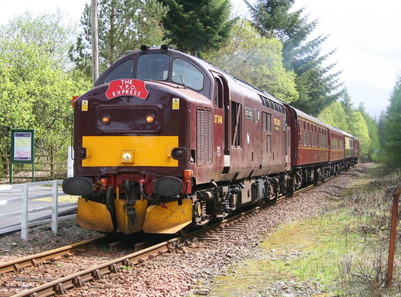 Photo of 37248 to Oban at Tyndrum Lower