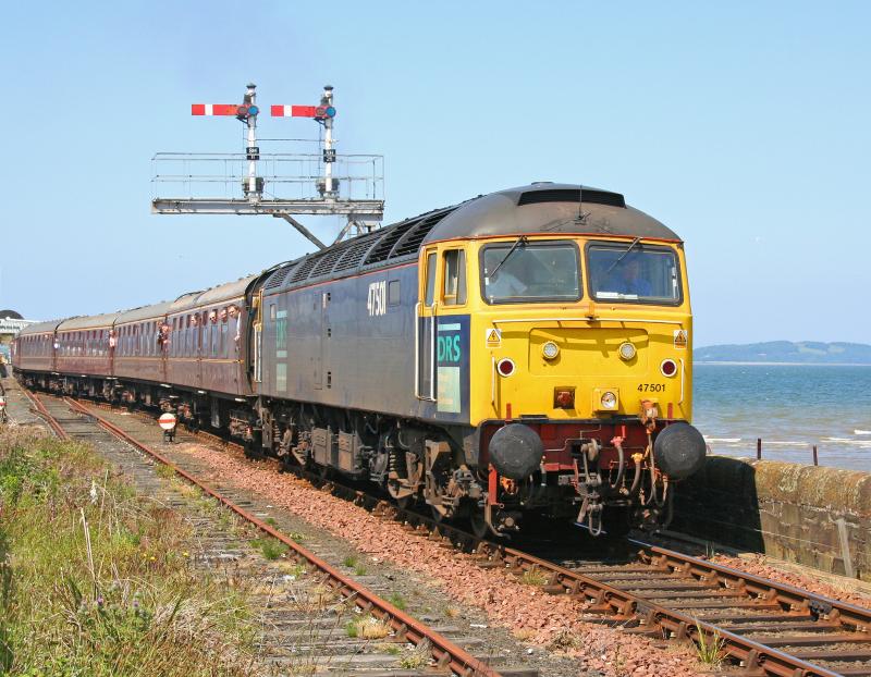 Photo of 47501 departs Stranraer