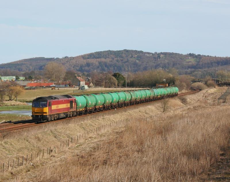 Photo of 60009 6D71 Linkswood tanks Cupar