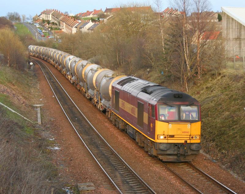 Photo of 60062 6S94 tanks to Irvine at Bargeddie