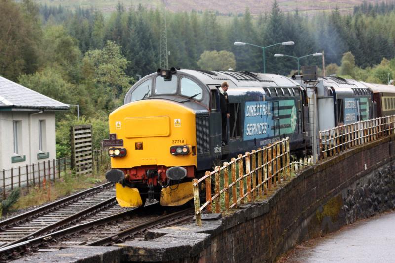 Photo of 37218 37409 growl away from crainlarich on edinburgh-oban northern belle